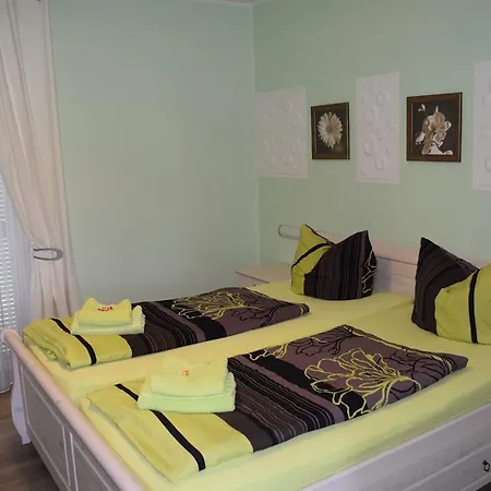 Gaestehaus Sabina- Fruehstueckspension, Bed & Breakfest